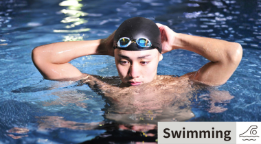 スイミングゴーグルの正しい装着とフィッティングのイメージ