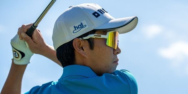 CONTRAIMを着用する浅地洋佑プロ