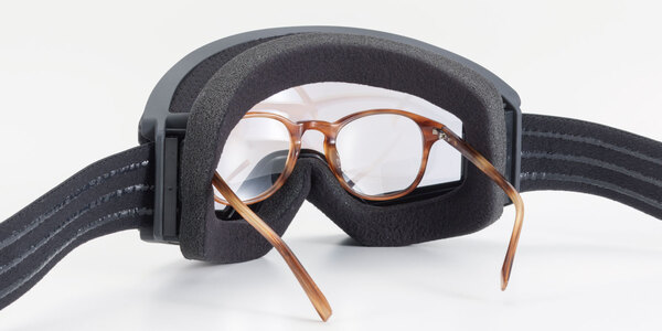 眼鏡併用可能