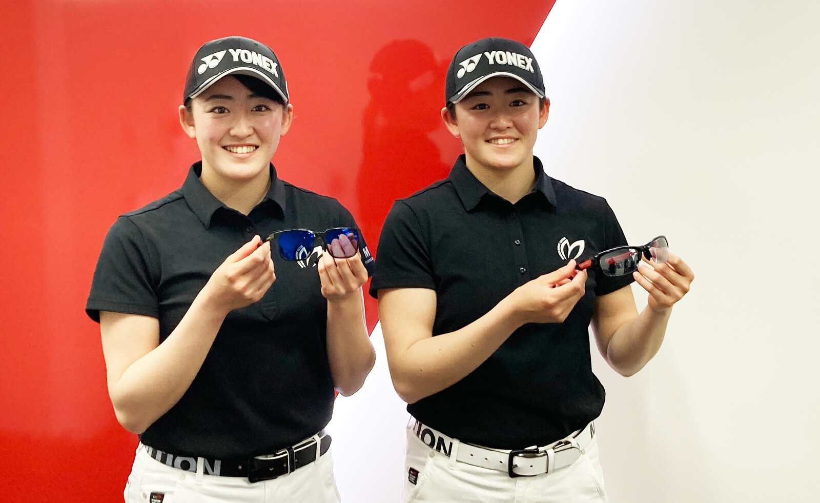 貴重‼️ 限定6枚！岩井千怜／明愛姉妹直筆サイン入りのグッズ！　女子プロゴルファー Amazon.co.jp: 貴重 限定6枚！岩井千怜／明愛姉妹直筆サイン入り